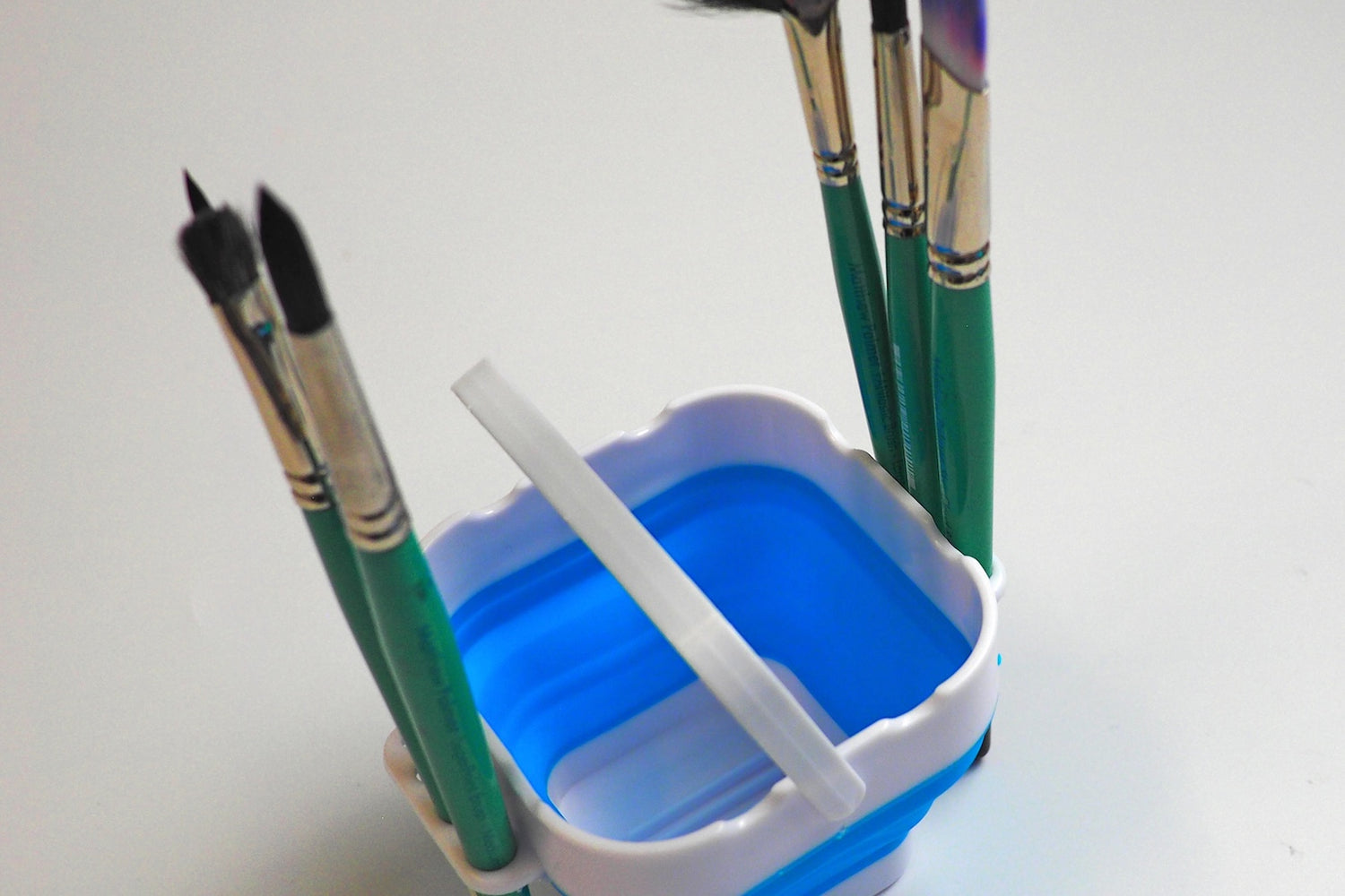 NEW & EXCLUSIVE – Watercolour.Tv & Matthew Palmer – Collapsible Water Pot, Brush Holder & Cleaner