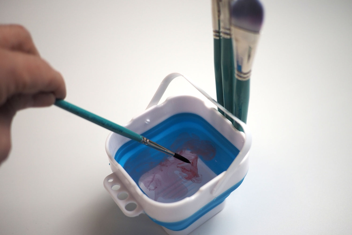 NEW & EXCLUSIVE – Watercolour.Tv & Matthew Palmer – Collapsible Water Pot, Brush Holder & Cleaner